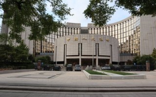 潘功胜：将中小金融机构化险纳入各省份一揽子化债方案